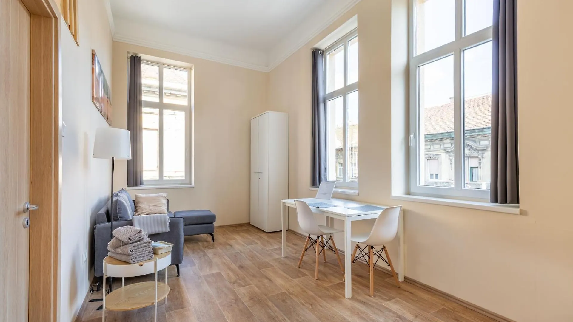 Central Mezzanine Apartments With Ac At Keleti Railways Long-Term Budapest Ungheria